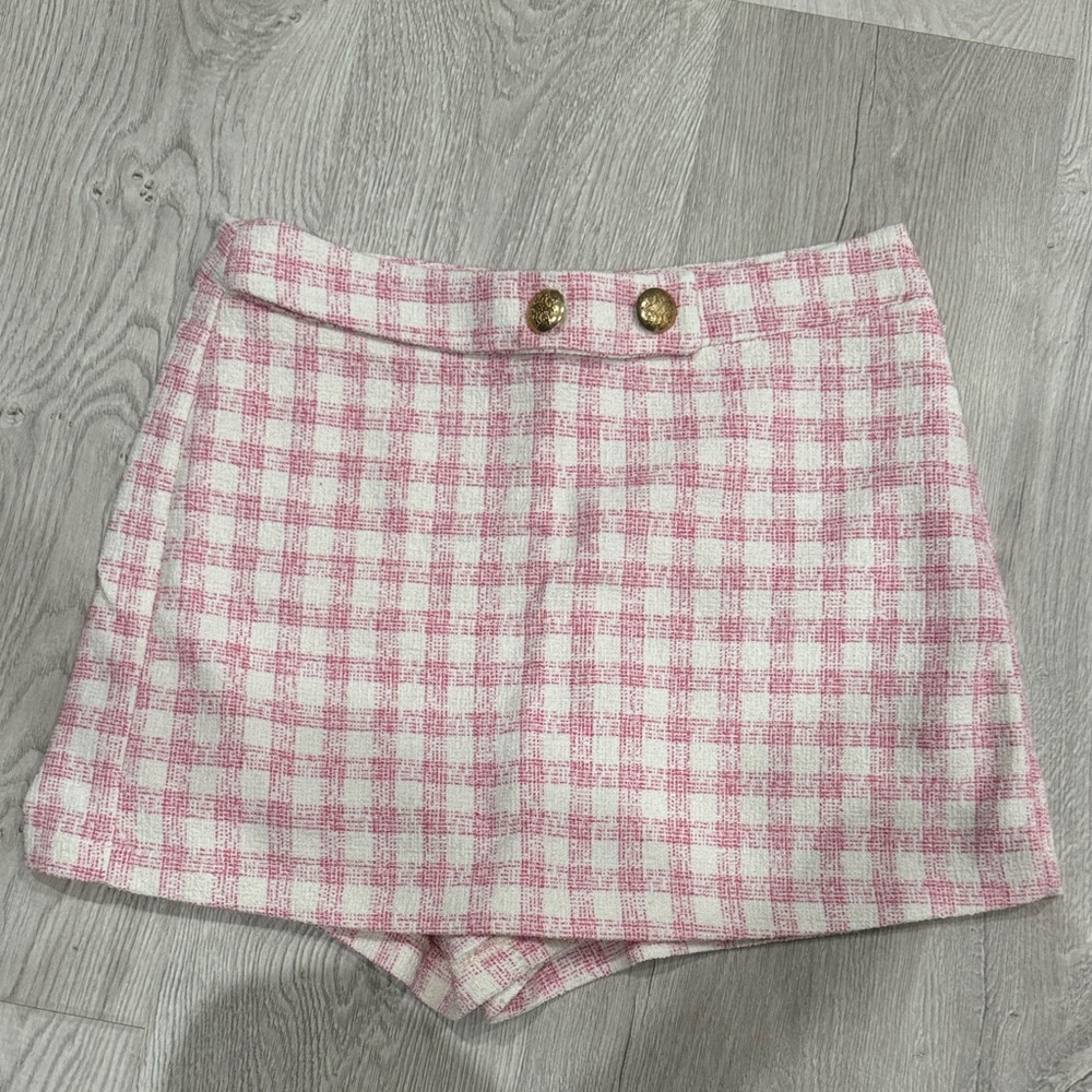 Zara Pinky and White Plaid Shorts with Gold Buttons